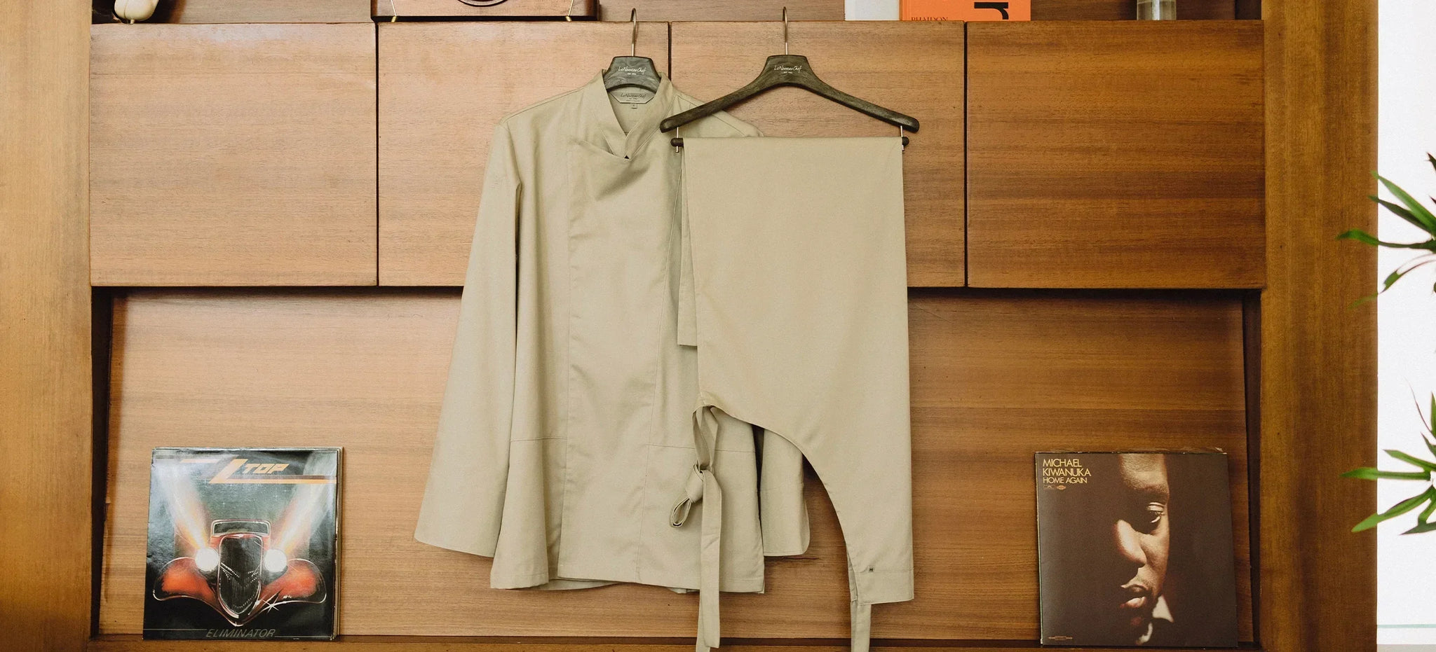 What is the best apron for servers?