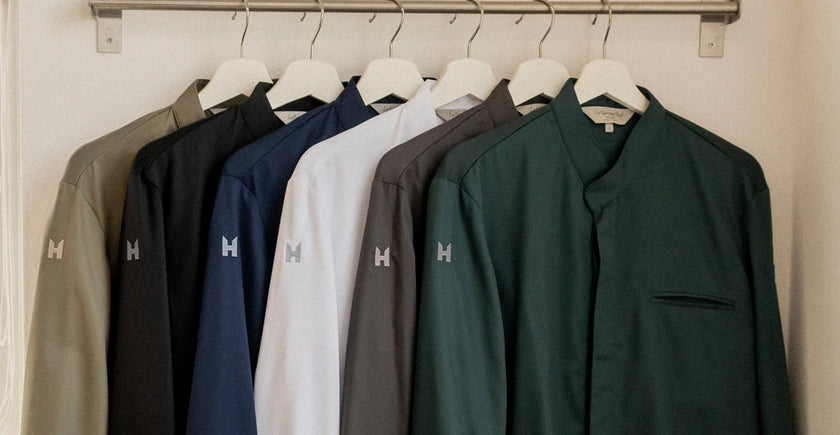 What do chef jacket colors mean? White, black, grey, blue and green explained
