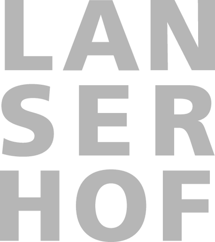 Logo LANSERHOF - Gecentreerd op borst